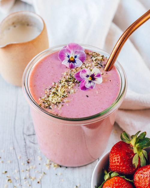 STRAWBERRY BANANA BREAKFAST SMOOTHIE