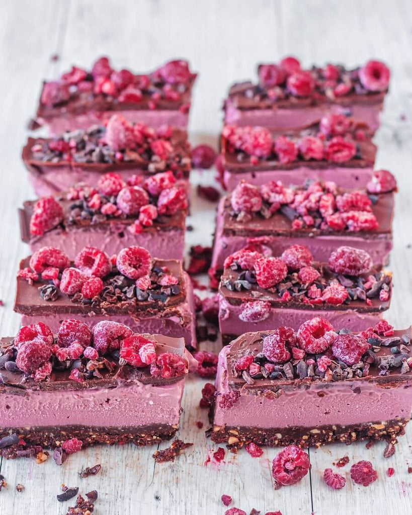 CHOC RASPBERRY CHEESECAKE BARS | Tropeaka